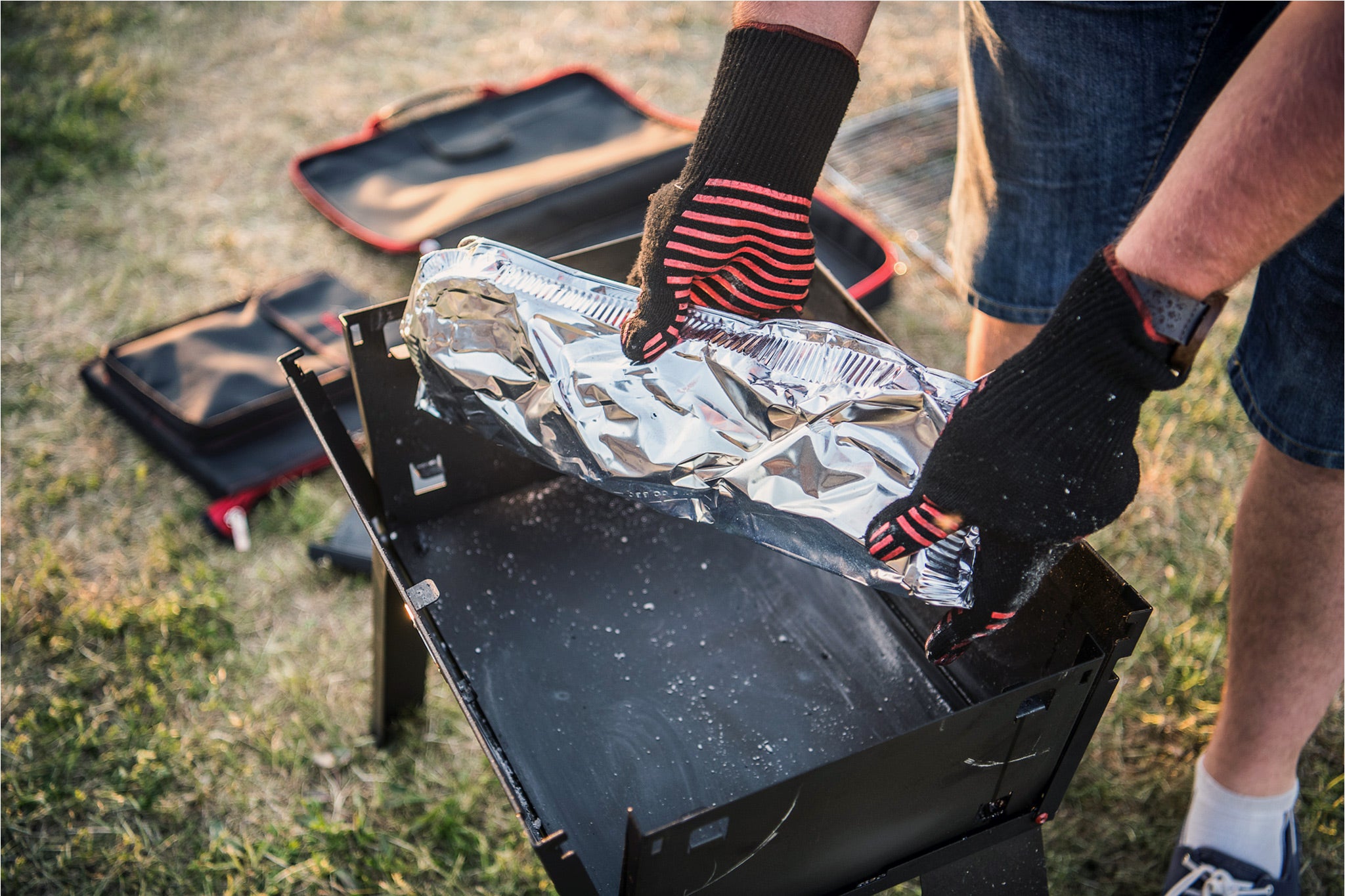 Easy Clean Grill Foil Pans for outdoor barbecue